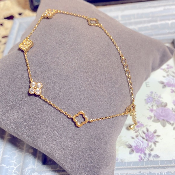 Clover Cubic Zirconia Gold Tone Bracelet. NWT - Picture 7 of 8